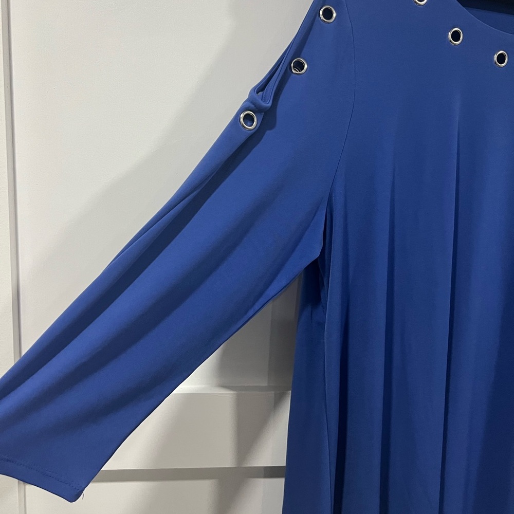 JM Collection cold shoulder tunic - Picture 2 of 4